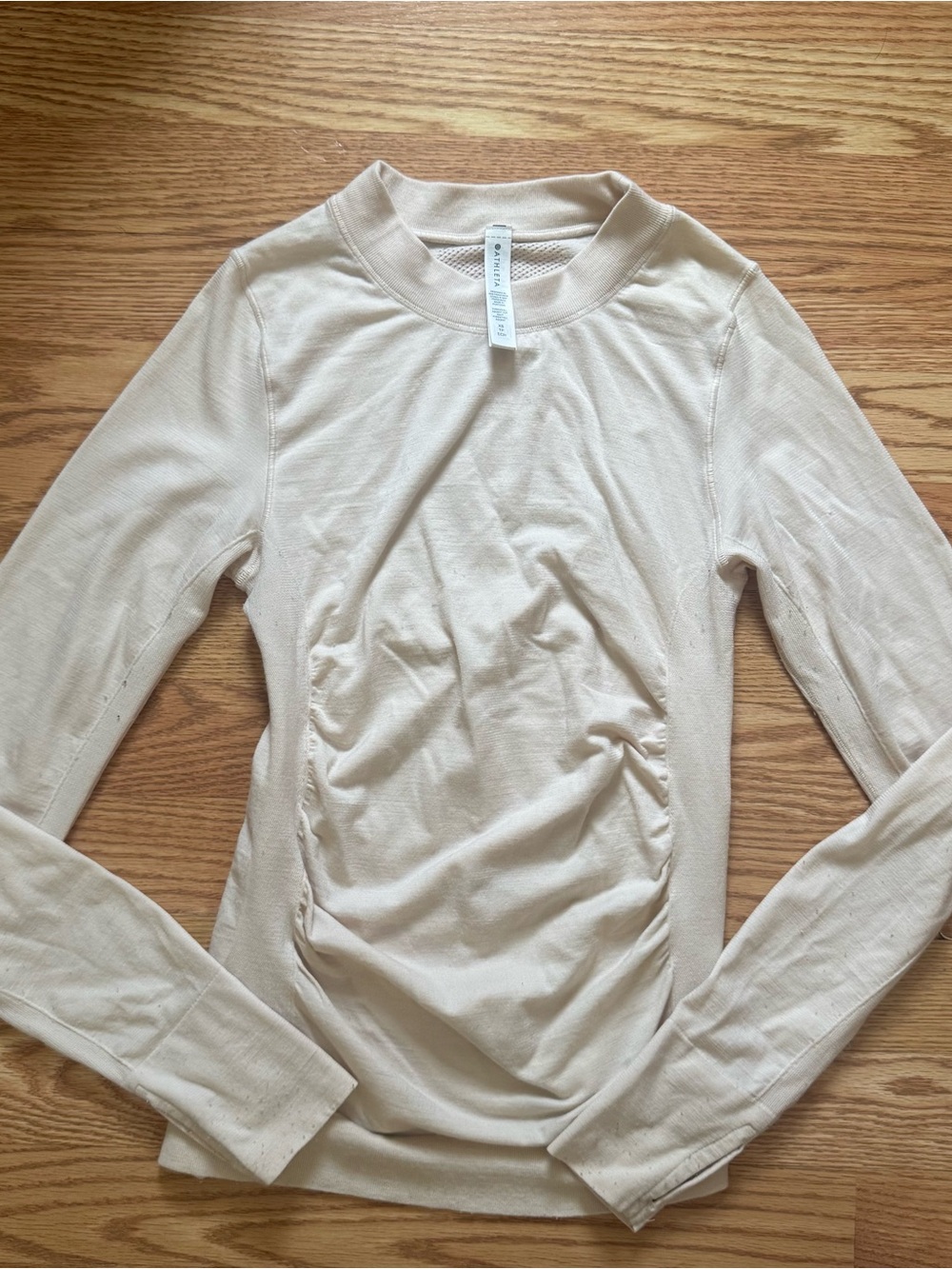 Athleta Cream Ruched Long Sleeve Tee